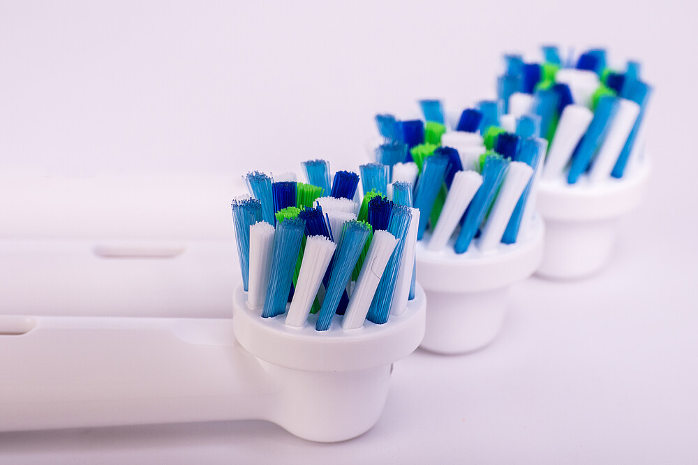 dental, toothbrush, hygiene, brush, electric, care, tooth, equipment, health, white, clean, mouth, toothpaste, head, closeup, object, dentist, healthy, plastic, isolated, bristle, tool, background, appliance, handle, protection, healthcare, personal, blue, color, bathroom, electrical, beauty, image, design, oral, prophylaxis, nobody, pattern, routine, medicine, toiletries, bath, bright, battery, modern, single, wash, macro, accessory
